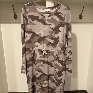 NWT Gilli brand Gray camo dress. Size medium.